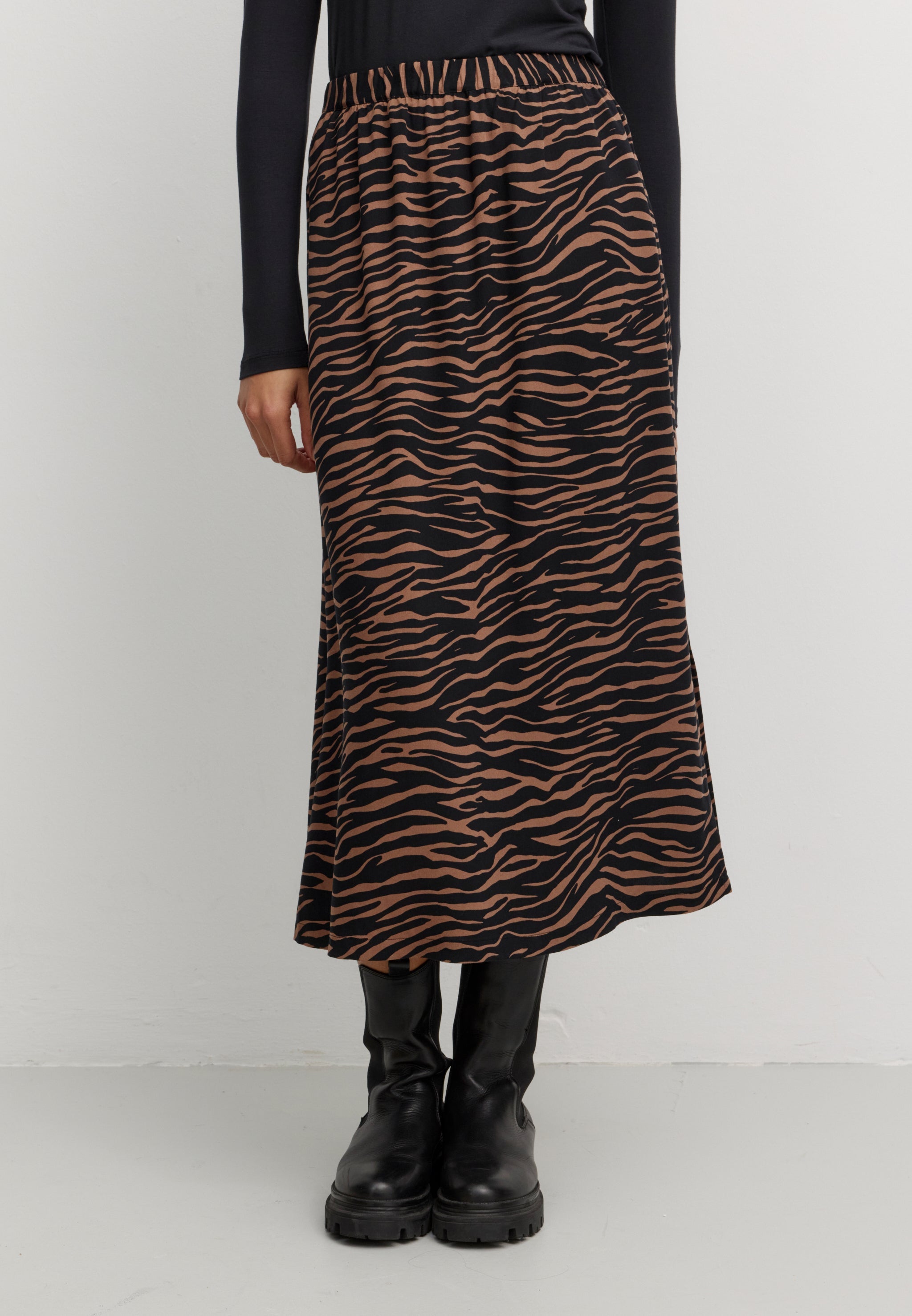 HOLLY ZEBRA