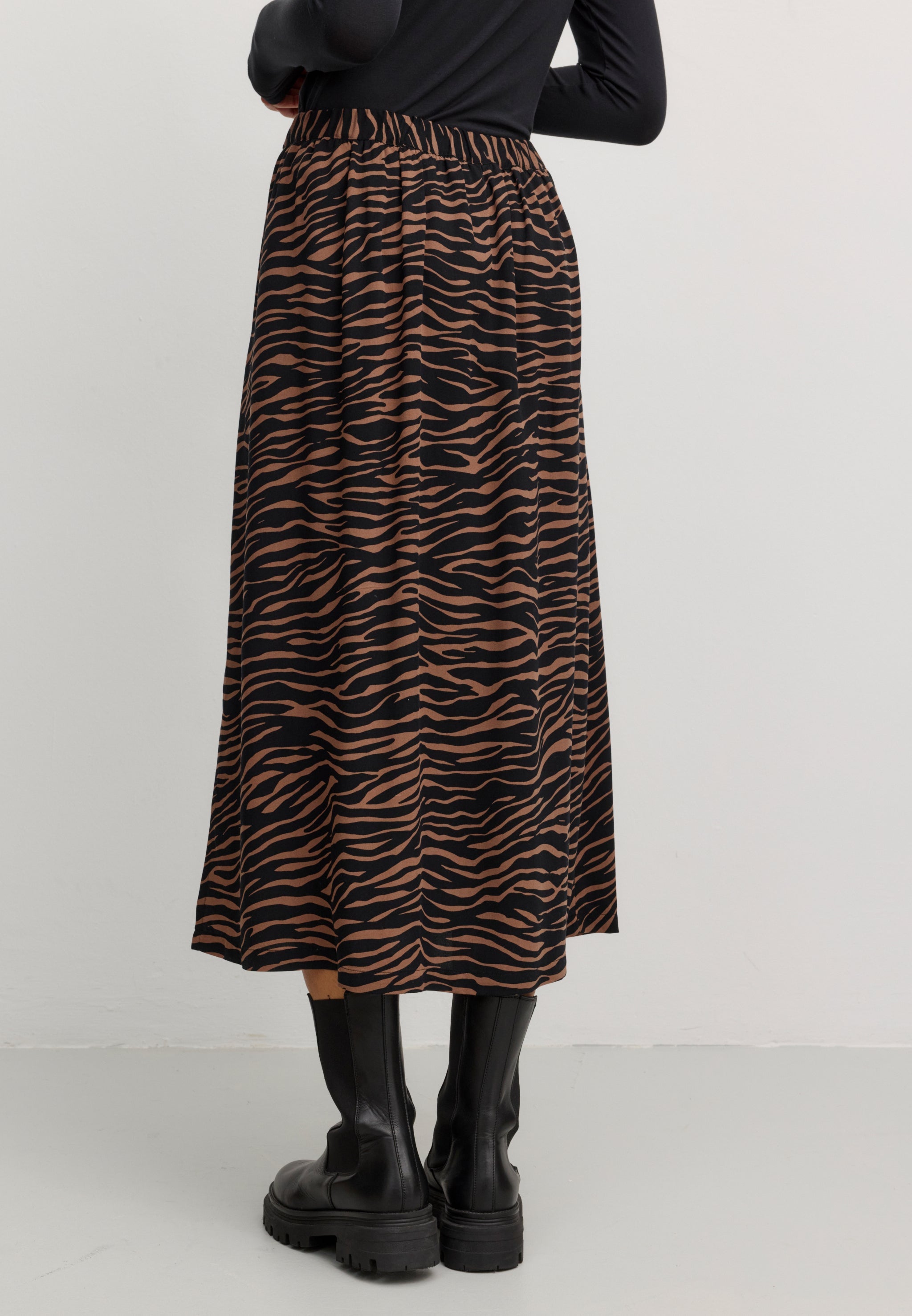 HOLLY ZEBRA